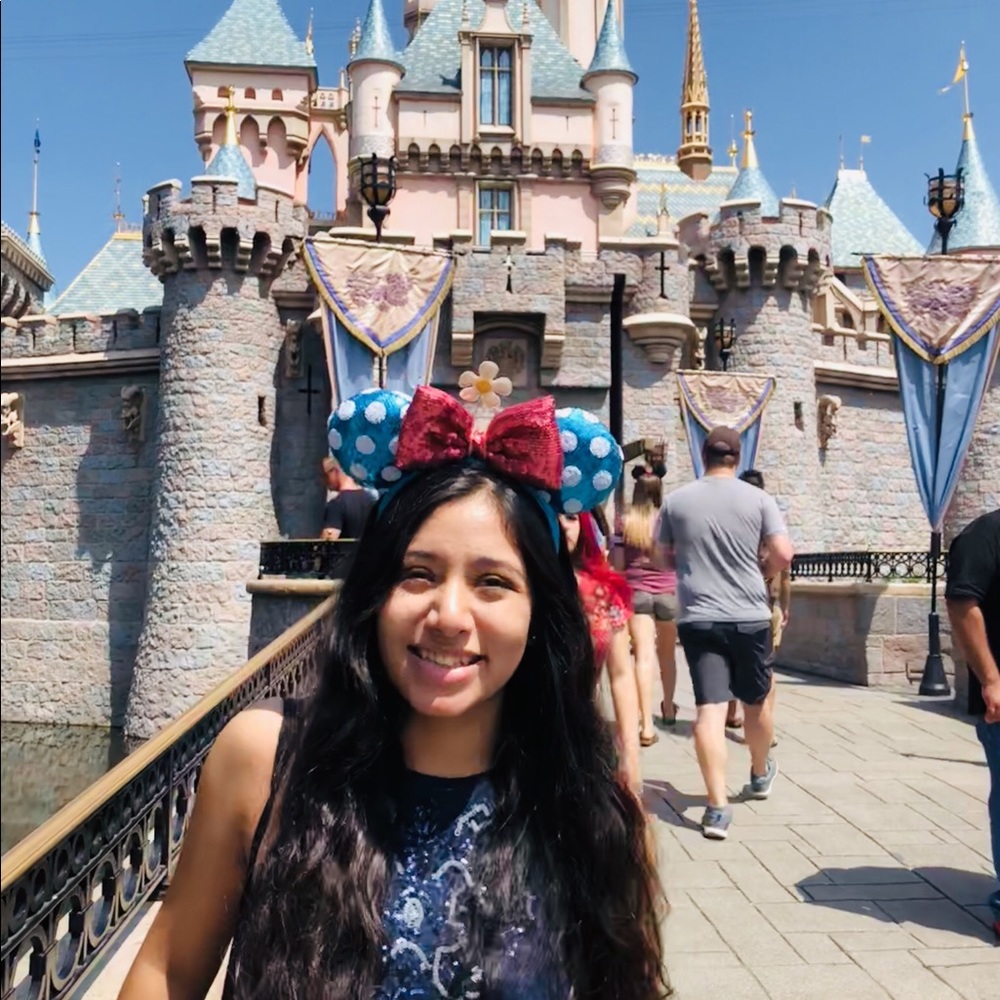 Meet your Posher, Leslie